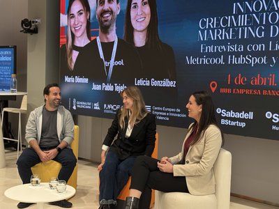 Intervienen en la jornada Juan Pablo Tejela, CEO y cofundador de Metricool; María Dominé, Partner Development Manager en HubSpot, y Leticia Gonzálbez, CMO de Sesame