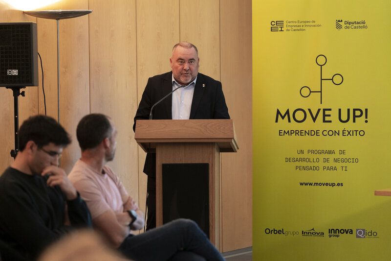 El diputado provincial de Promoci�n Econ�mica, Vicente Pallar�s, en la presentaci�n de Move Up!