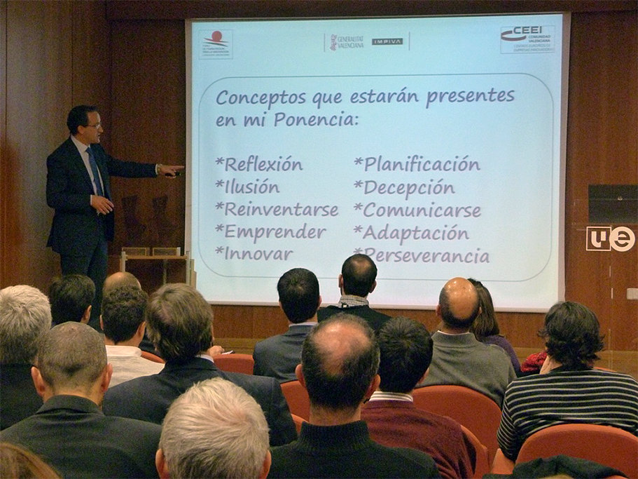 Luis Ignacio Fern�ndez Irigoyen, durante su ponencia en el Foro de Financiaci�n a la Innovaci�n 2012
